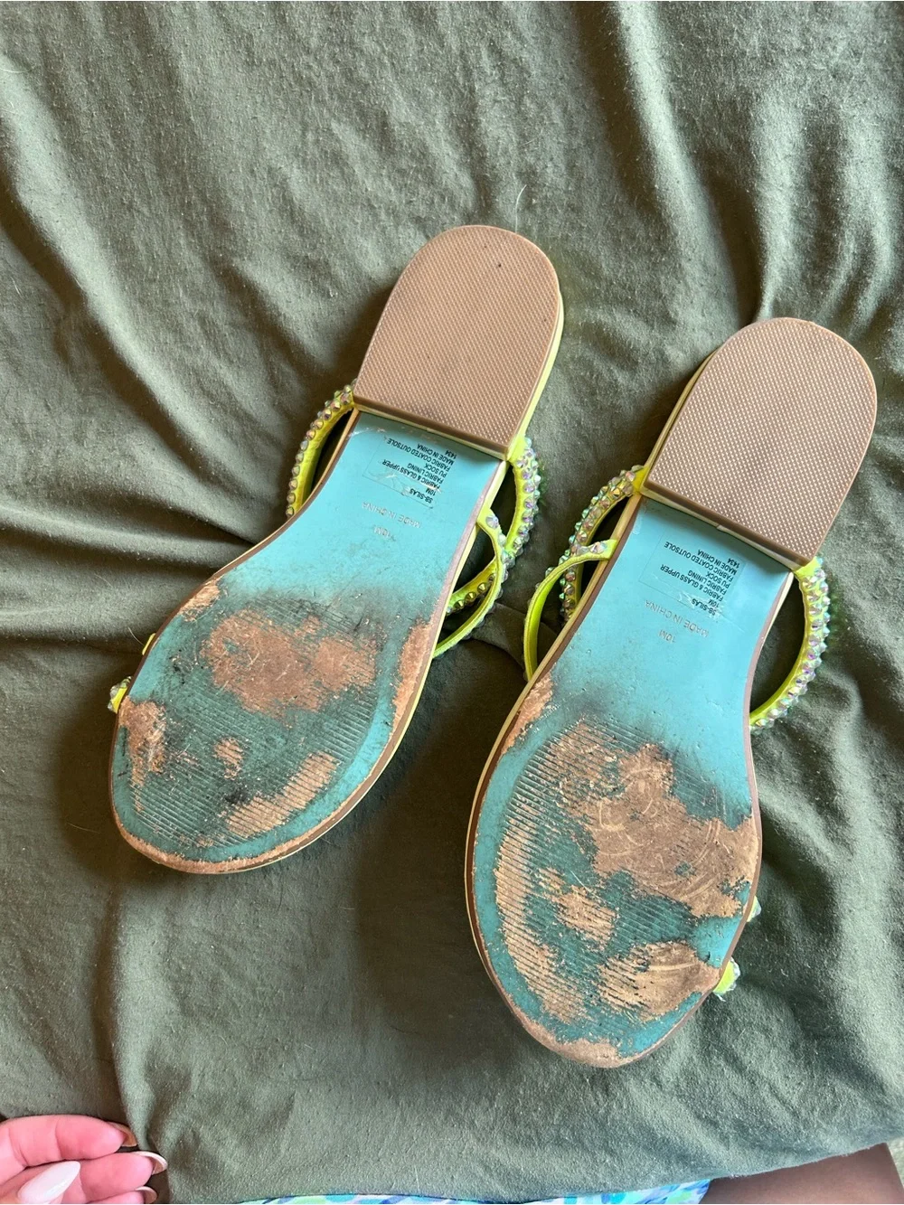 🍋‍🟩✨VGUC Betsey Johnson Silas lime sandals